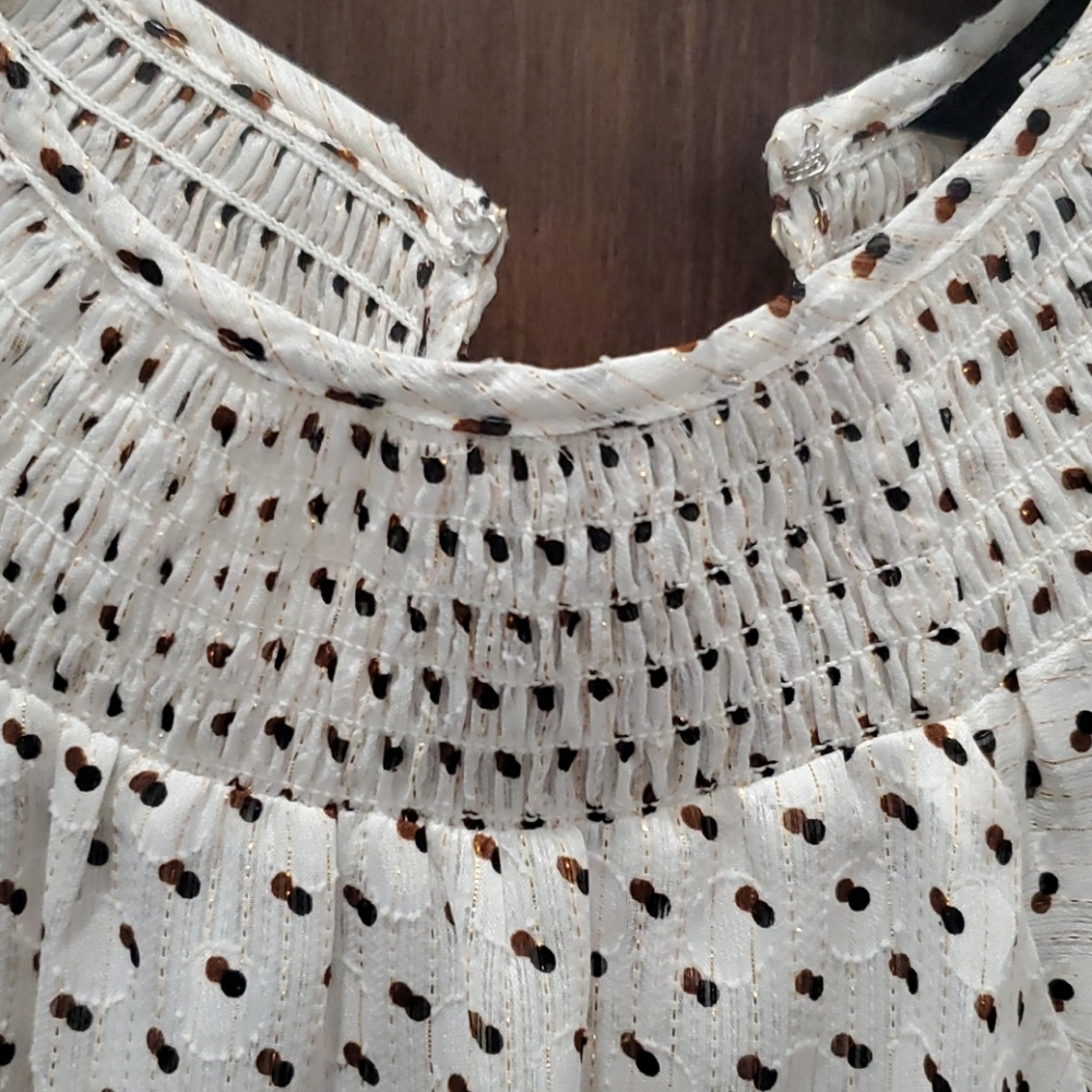 Express White Top - Picture 4 of 8